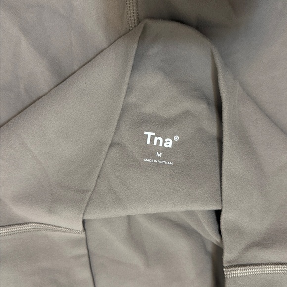 Tna butter Cheeky Hi-Rise 5" Short - Medium - Picture 5 of 5